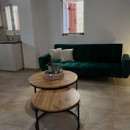 The Mansion By Penelope Pensjonat Omodos