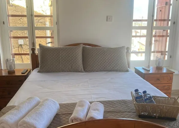 The Mansion By Penelope Πανσιόν